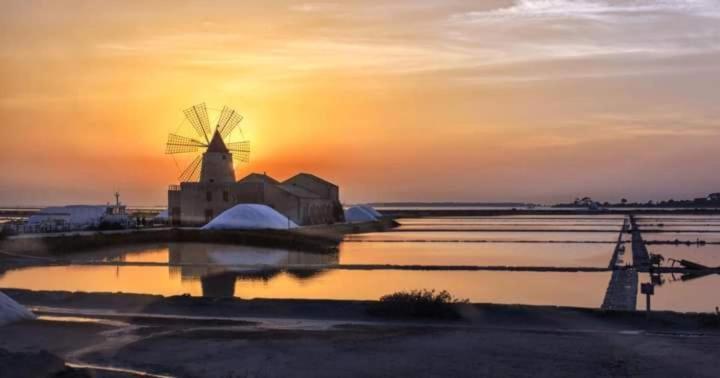 Casa Vacanze Ulisse Trapani Exterior foto