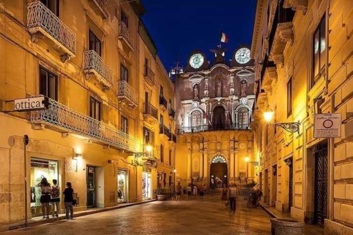 Casa Vacanze Ulisse Trapani Exterior foto